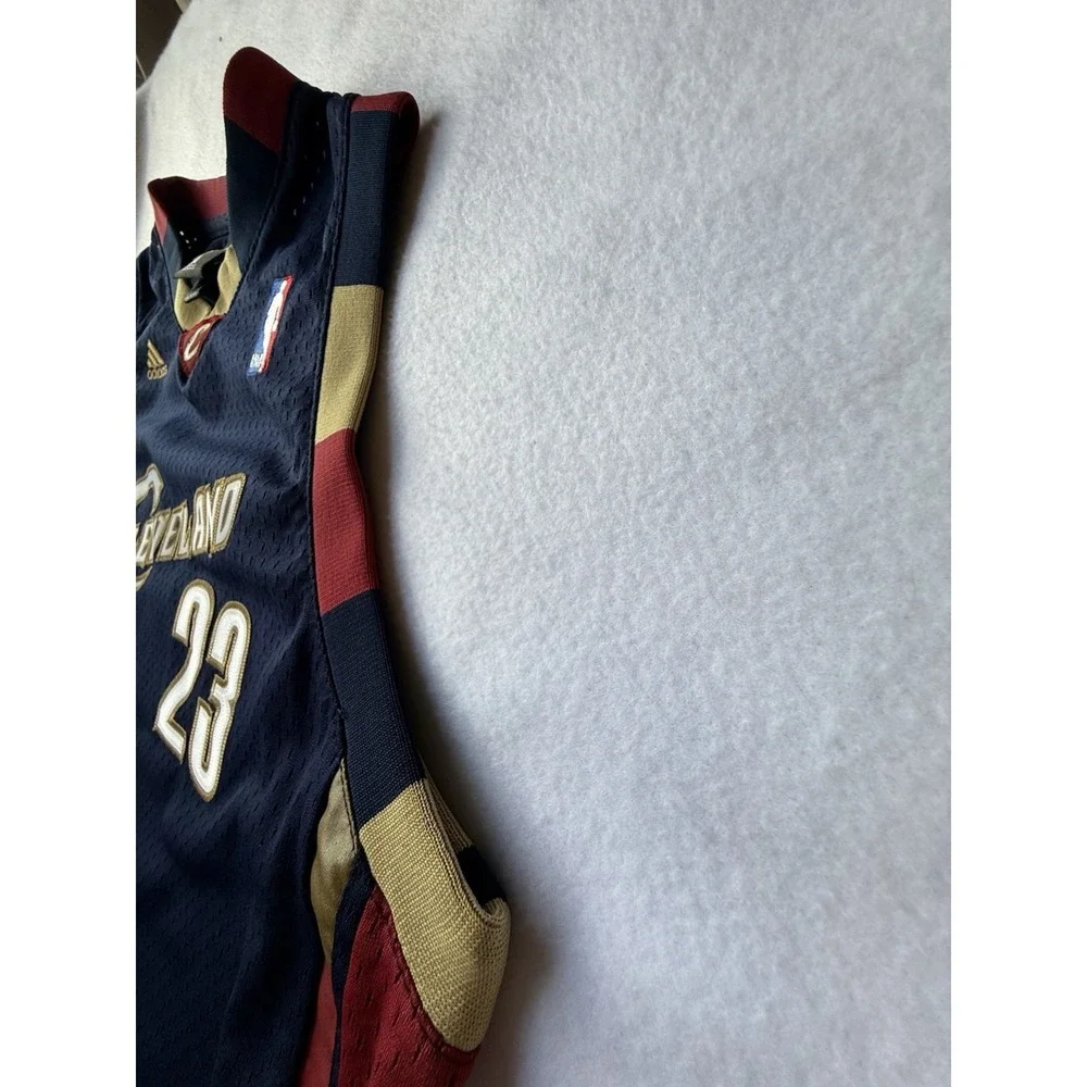 Adidas Cleveland Cavaliers LeBron James #23 Jersey Youth XL NBA Length +2